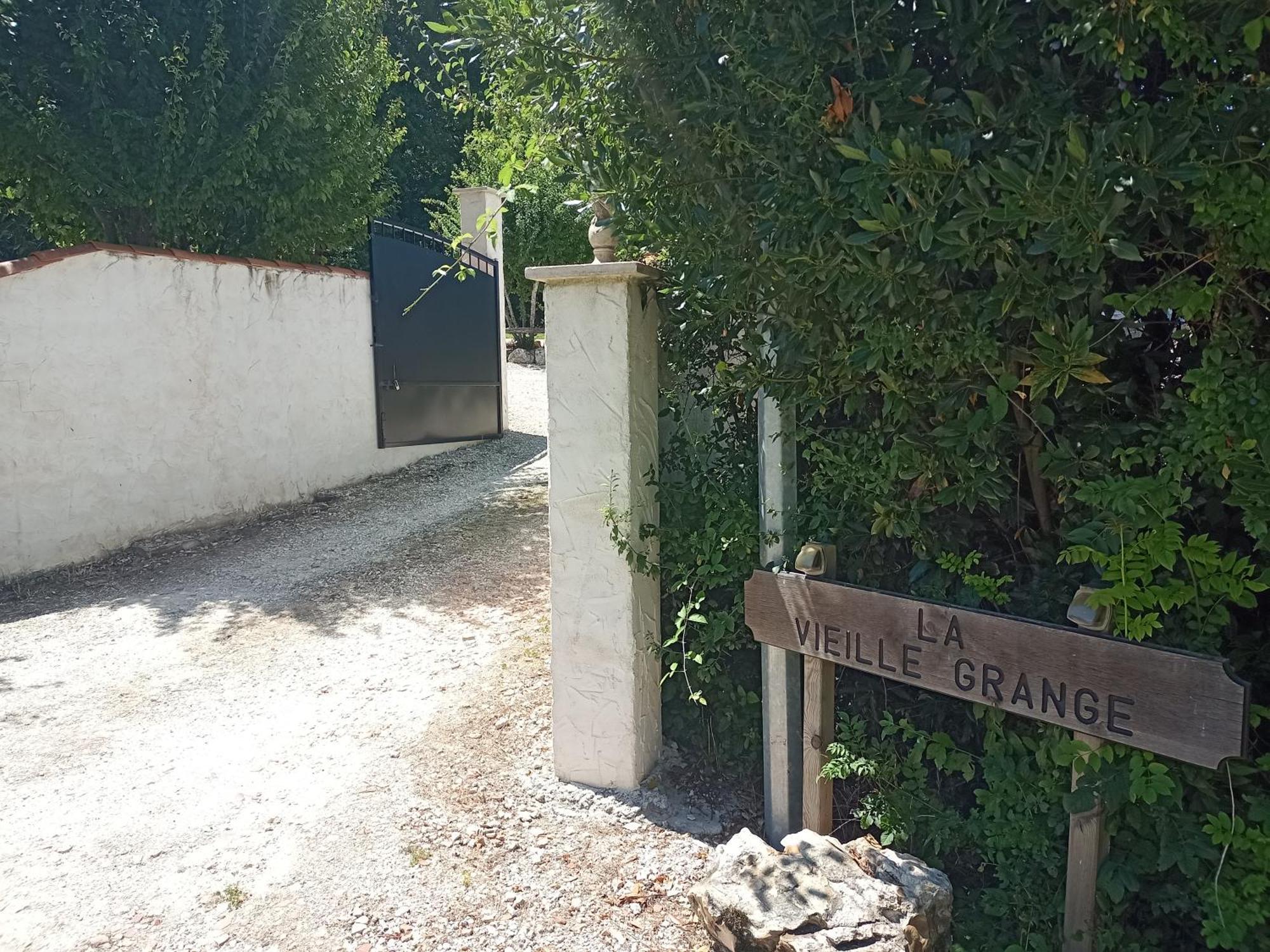 La Vieille Grange - Saint-Privat-Des-Pres Bed & Breakfast Luaran gambar