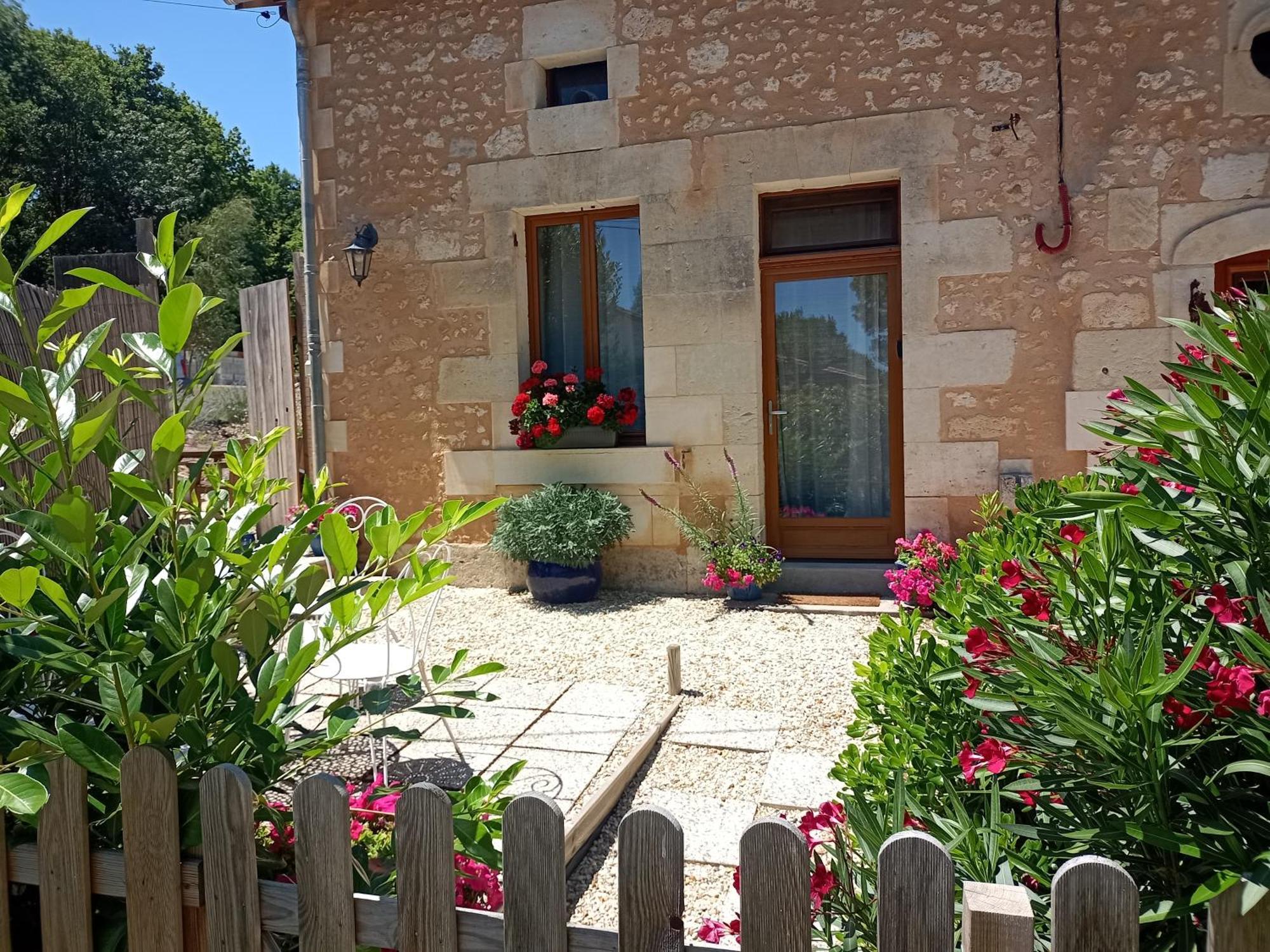 La Vieille Grange - Saint-Privat-Des-Pres Bed & Breakfast Luaran gambar